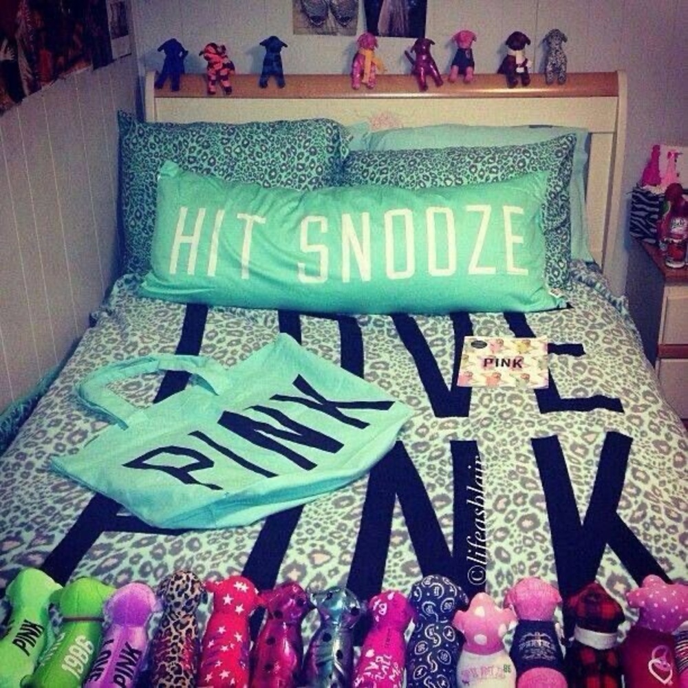 Victoria’s Secret Pink mint cheetah bedding